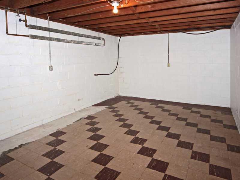 4033 Gambel Road Indianapolis, IN 46221 - Photo 11 of 21 Gallery Image 11