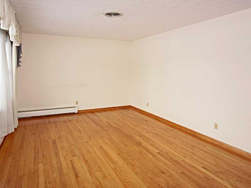 4033 Gambel Road Indianapolis, IN 46221 - Photo 5 of 21 Gallery Image 5