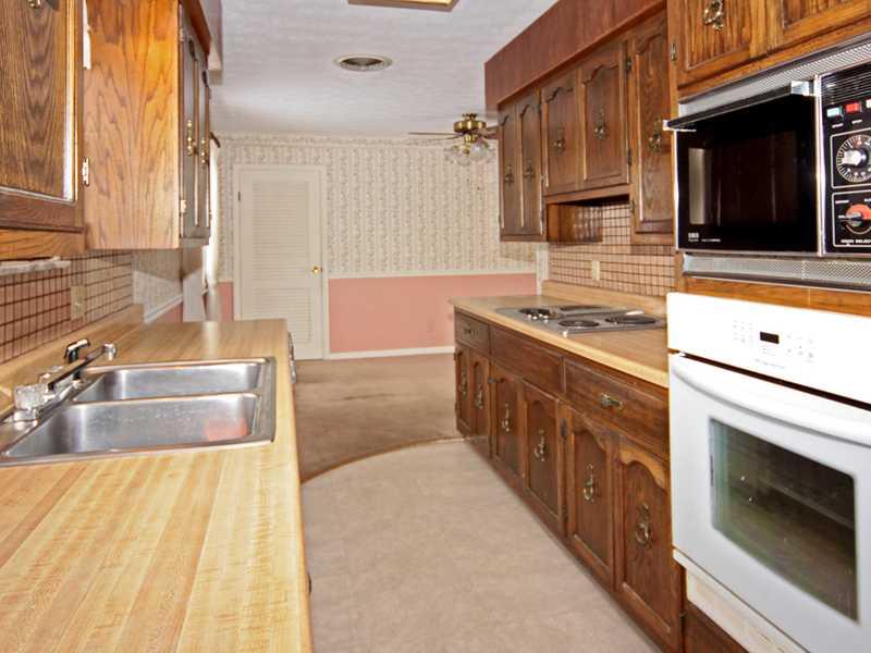4033 Gambel Road Indianapolis, IN 46221 - Photo 9 of 21 Gallery Image 9