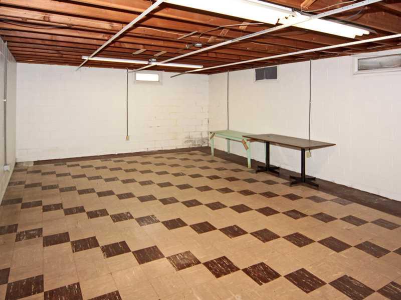 4033 Gambel Road Indianapolis, IN 46221 - Photo 10 of 21 Gallery Image 10