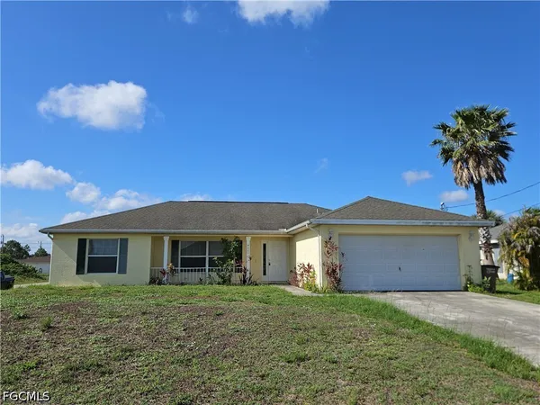 $1,800 | 4021 28th Street Southwest, Lehigh Acres, FL 33976