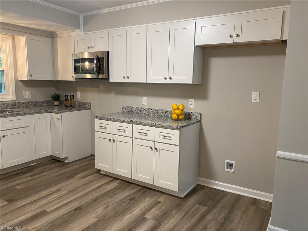 1811 River Dale Road Pfafftown, NC 27040 - Photo 6 of 30 Gallery Image 6