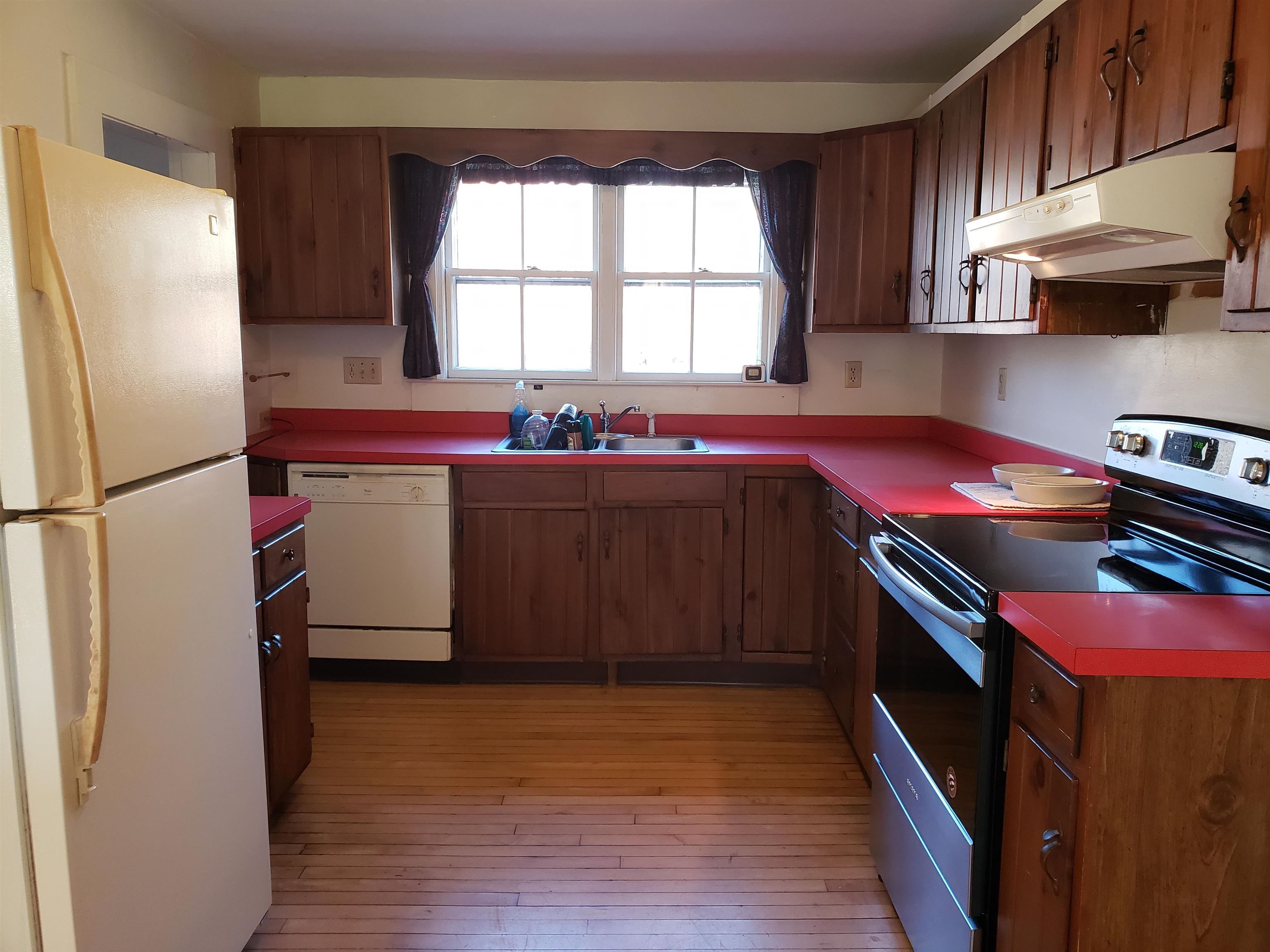 61 Meadowbrook Road Brattleboro, VT 05301 - Photo 3 of 28 Gallery Image 3
