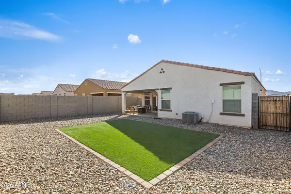 a view of a backyard with garden