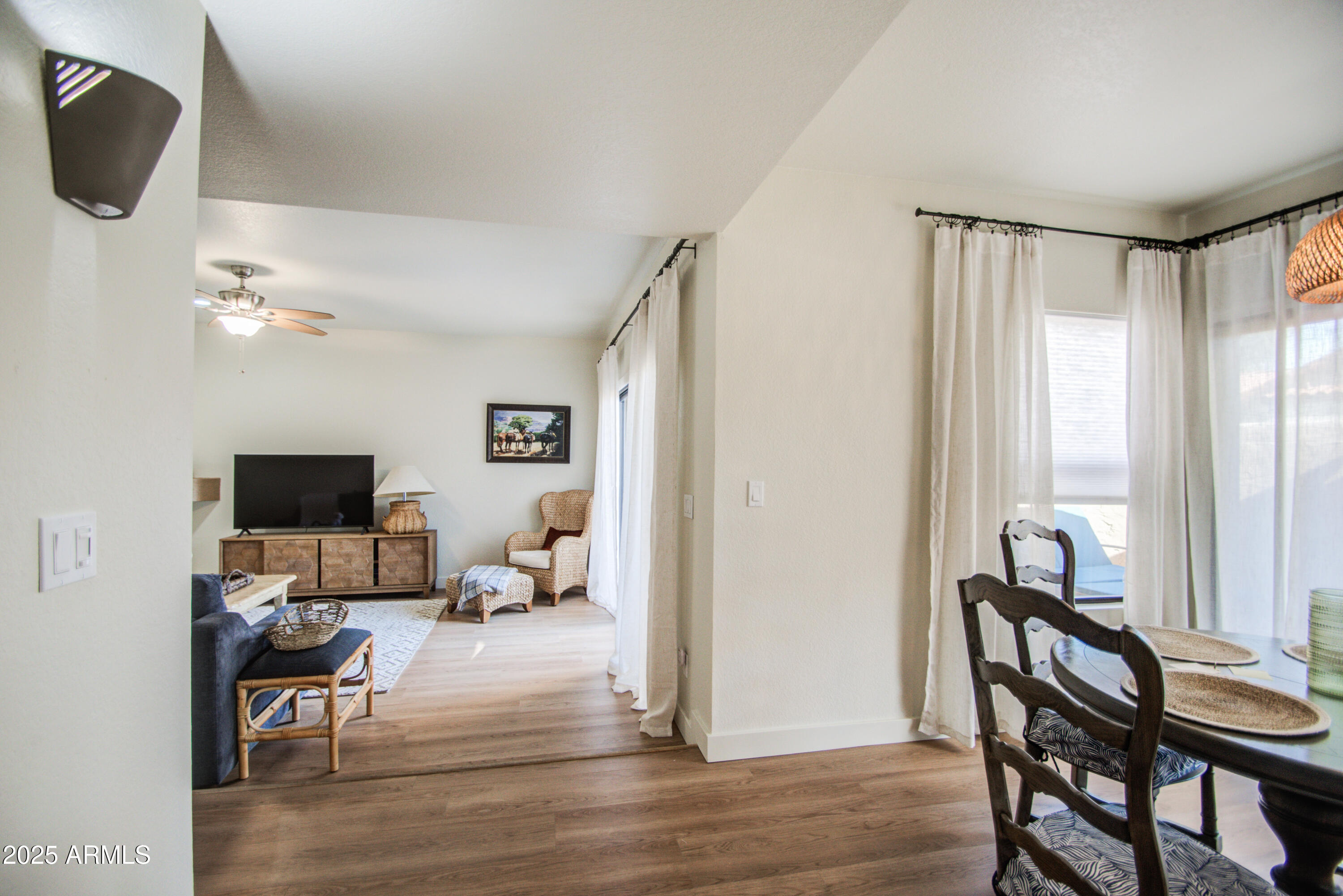 5640 East Bell Road, Unit 1010 Scottsdale, AZ 85254 - Photo 7 of 41 ENTRY