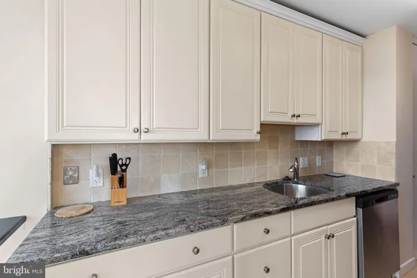 $589,000 | 200 Locust Street, Unit 29AN, Philadelphia, PA 19106