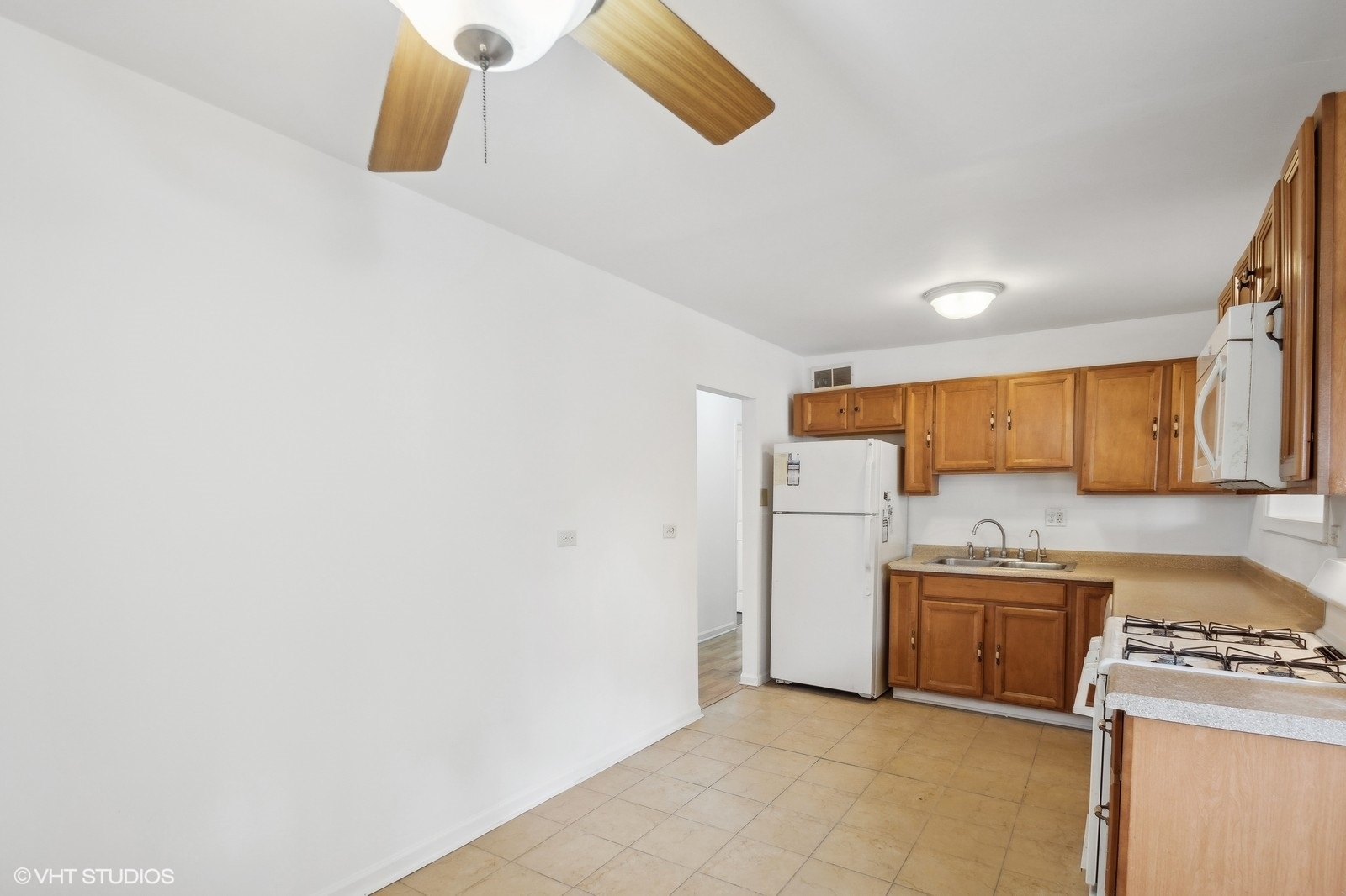 533 Redwood Road Bolingbrook, IL 60440 - Photo 19 of 27