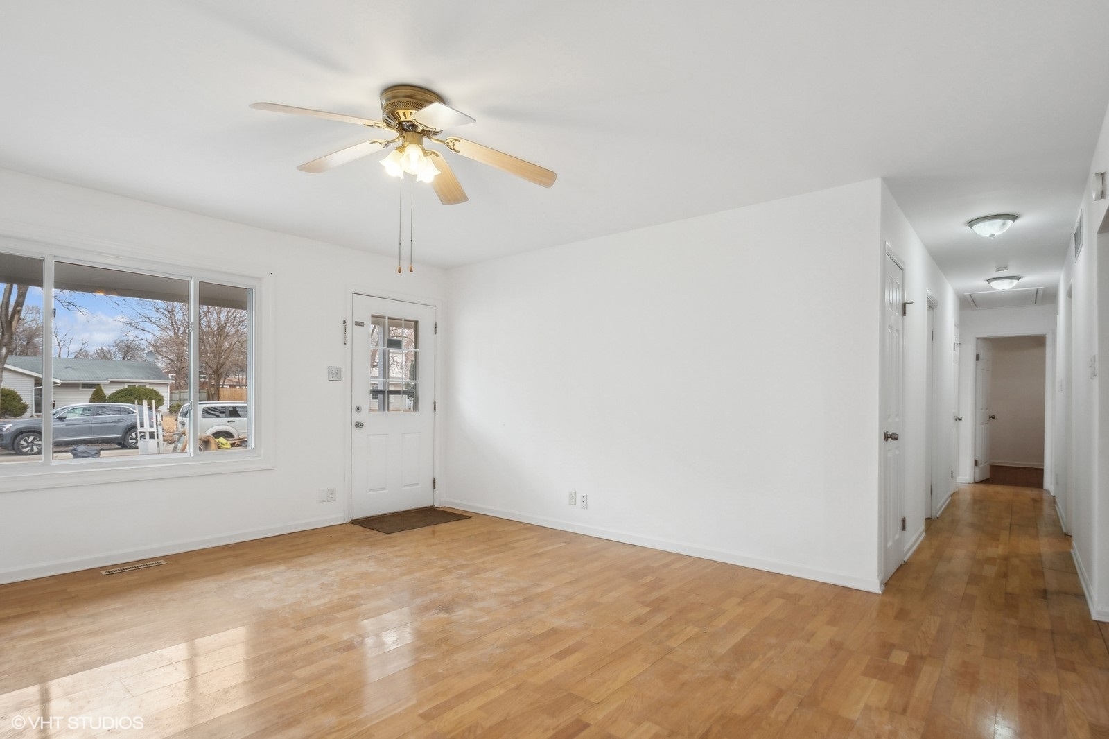 533 Redwood Road Bolingbrook, IL 60440 - Photo 4 of 27