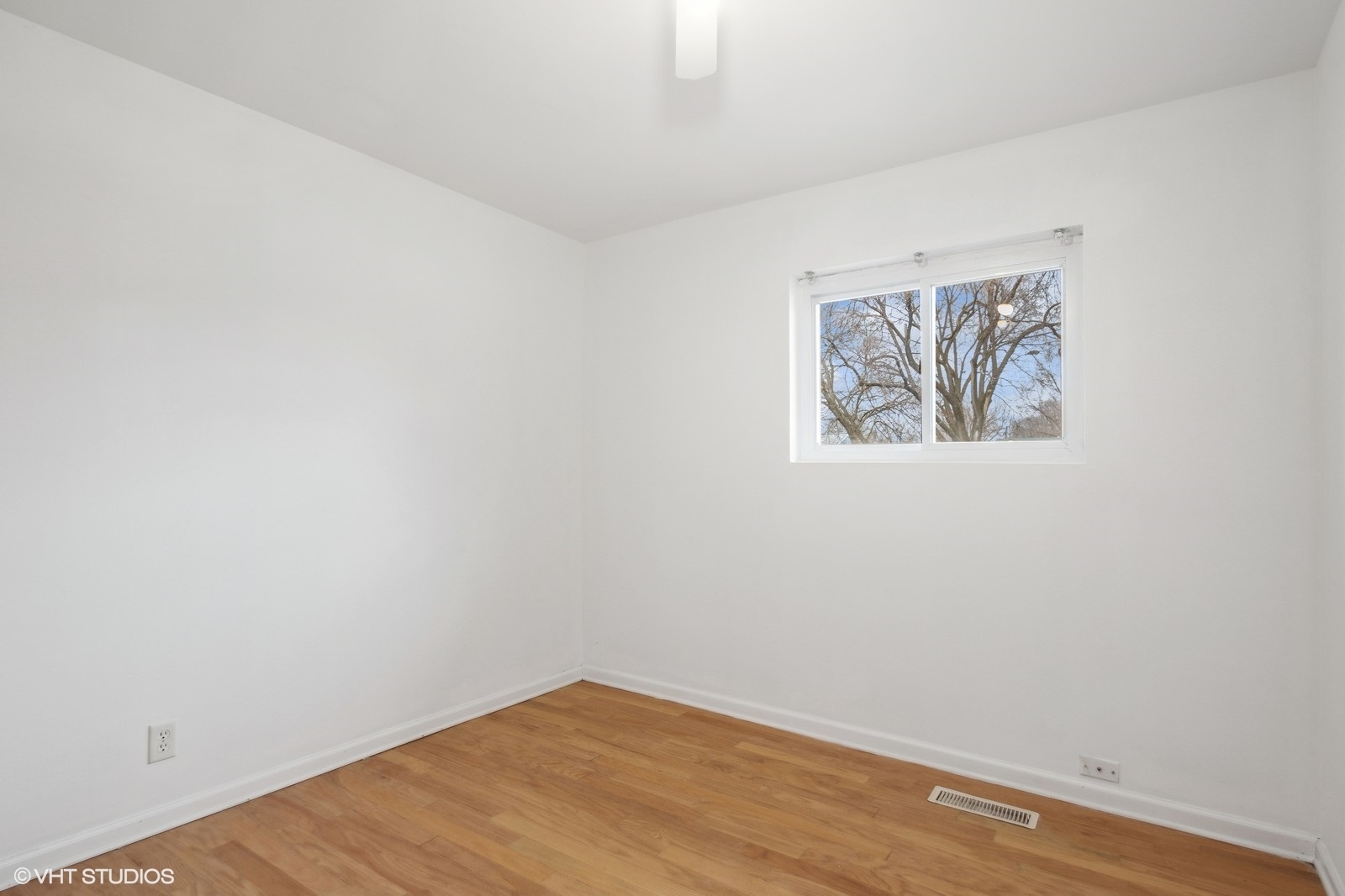 533 Redwood Road Bolingbrook, IL 60440 - Photo 6 of 27