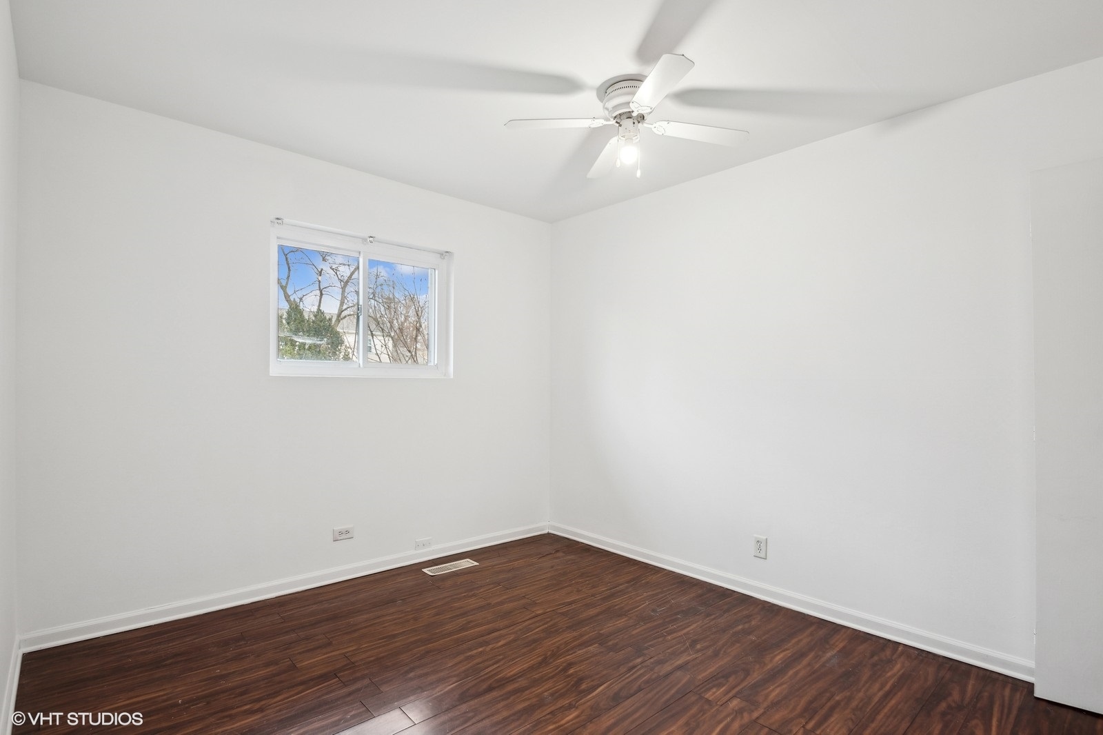 533 Redwood Road Bolingbrook, IL 60440 - Photo 7 of 27