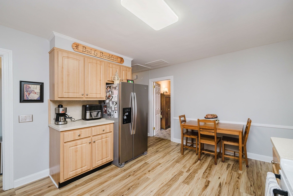 554 Madison Street Fall River, MA 02720 - Photo 9 of 30