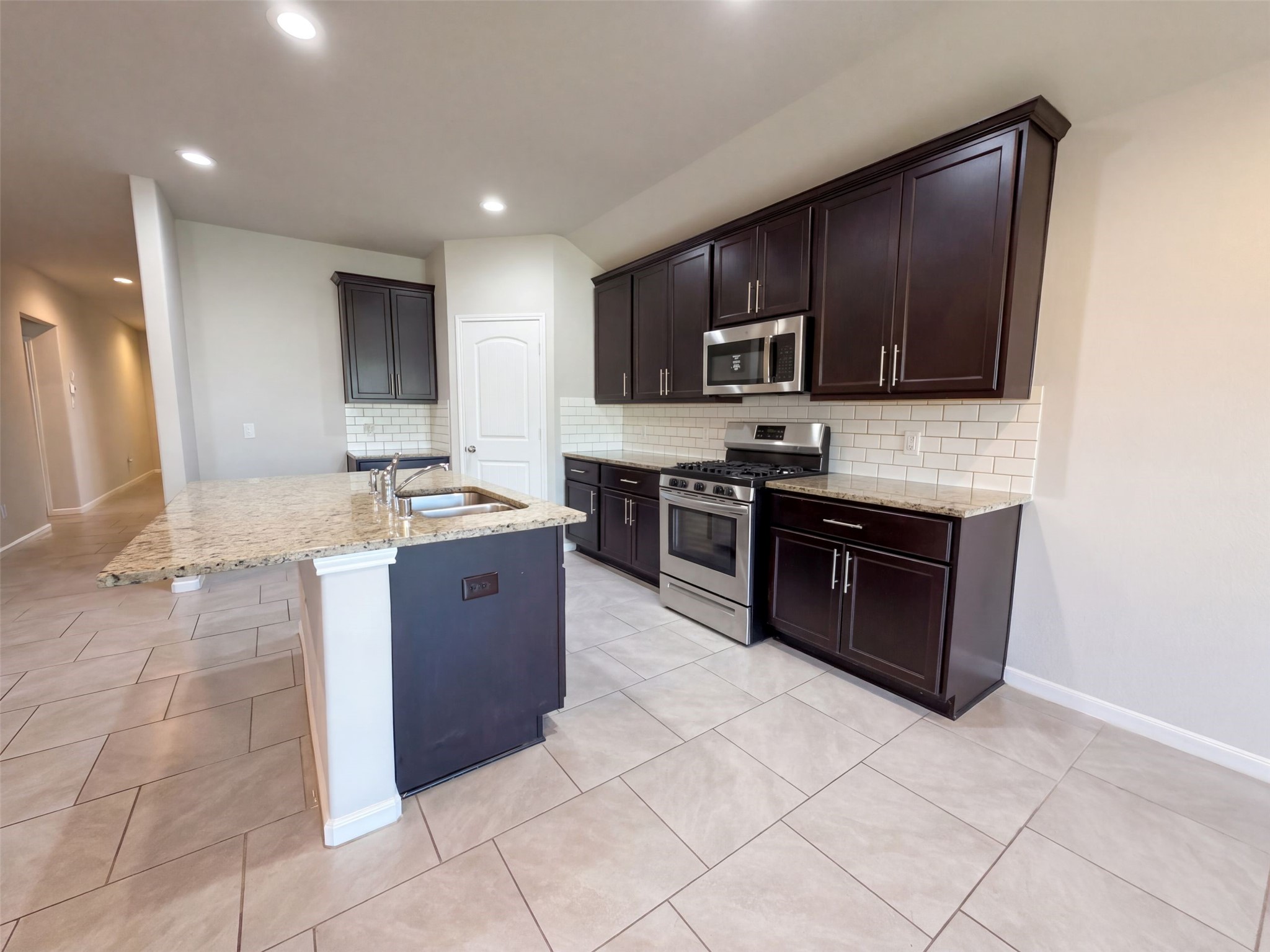 8322 Oakleaf Meadow Court Rosharon, TX 77583 - Photo 19 of 23 Gallery Image 19