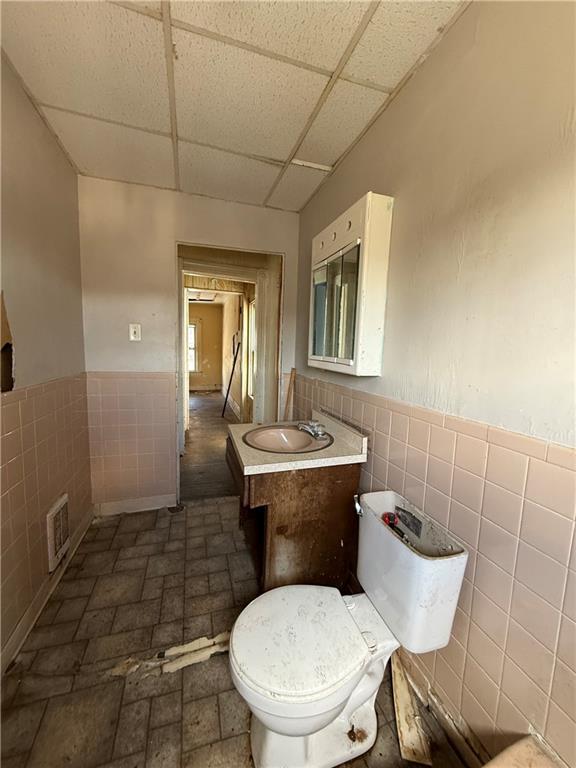 114 Thompson Avenue Donora, PA 15033 - Photo 20 of 32 a bathroom with a sink toilet and shower