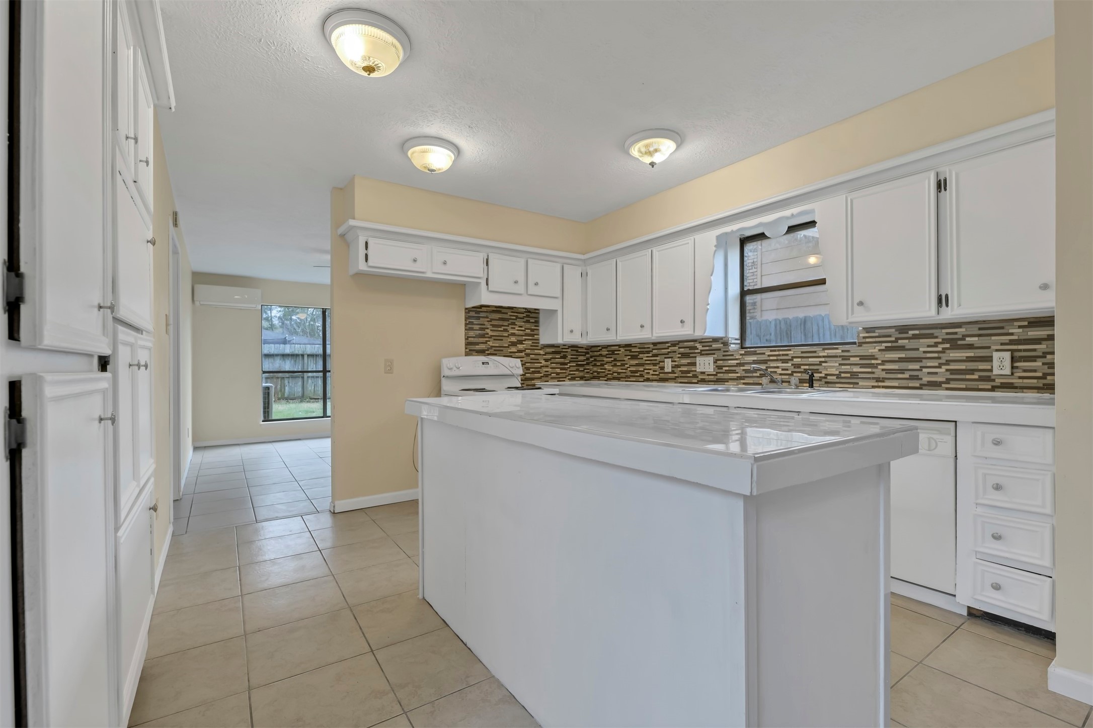 9842 Pinehurst Street Baytown, TX 77521 - Photo 12 of 34 Island = lots of counter space