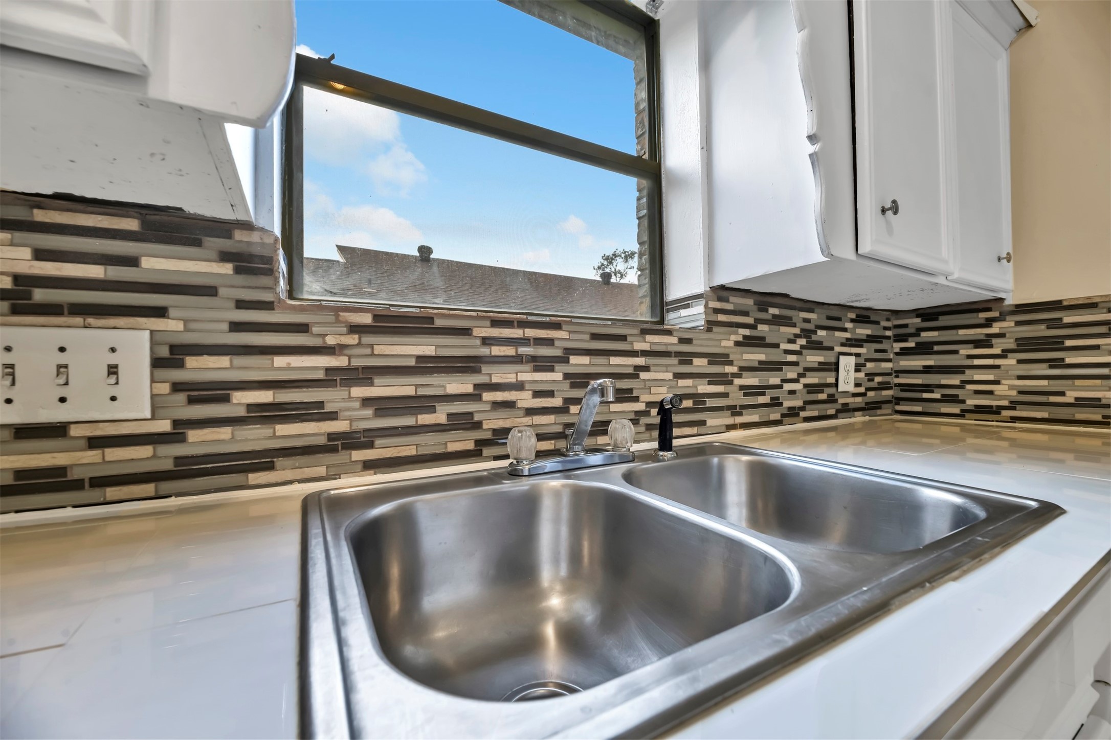 9842 Pinehurst Street Baytown, TX 77521 - Photo 13 of 34