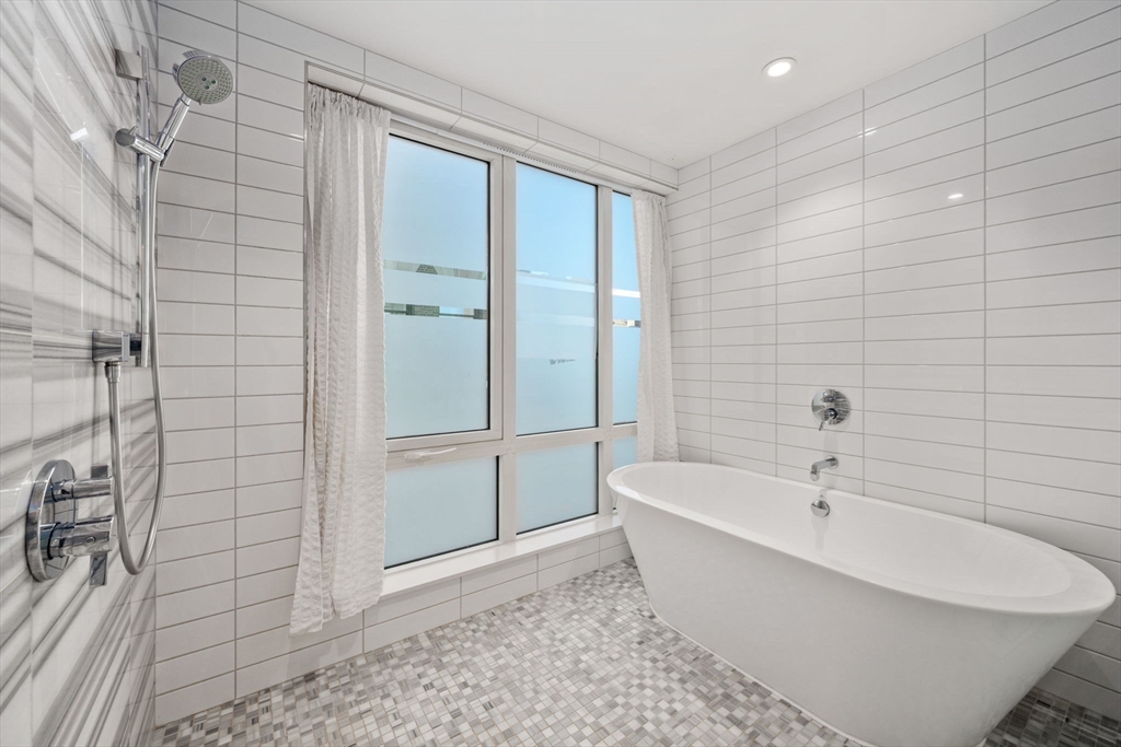 110 Broad Street, Unit 901 Boston, MA 02110 - Photo 10 of 26