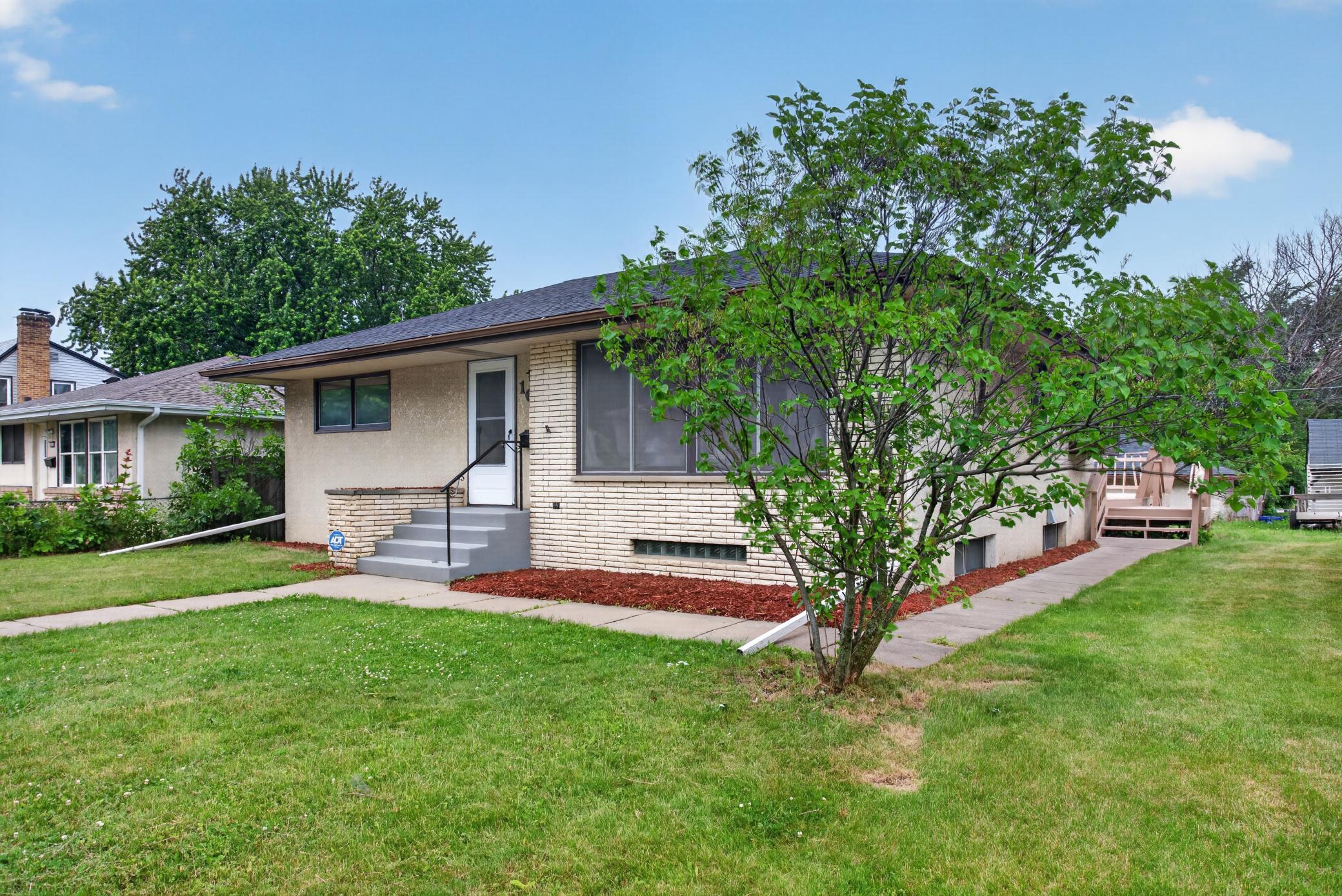 1607 Clarence Street St. Paul, MN 55106 - Photo 15 of 20