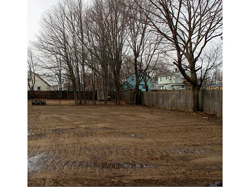 69 Blake Street Warwick, RI 02889 - Photo 10 of 10 Yard/Garden.