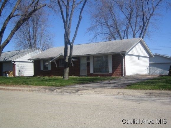 2417 Devonshire Road Springfield, IL 62703 - Photo 1 of 8