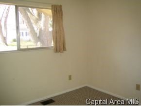 2417 Devonshire Road Springfield, IL 62703 - Photo 4 of 8