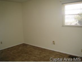 2417 Devonshire Road Springfield, IL 62703 - Photo 6 of 8