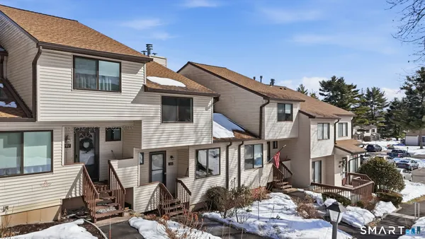 $3,000 | 193 Cypress Road, Unit 193, Newington, CT 06111