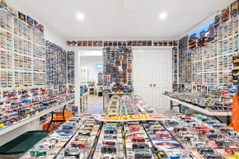 $849,000 | 7 Brittany Court, Ridge, NY 11961