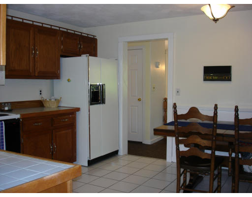 7 Thomas Road Danvers, MA 01923 - Photo 2 of 8 Gallery Image 2