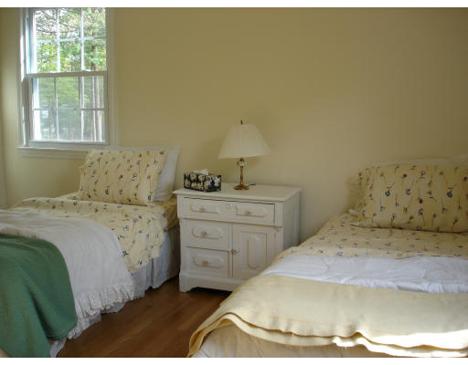 7 Thomas Road Danvers, MA 01923 - Photo 5 of 8 Gallery Image 5