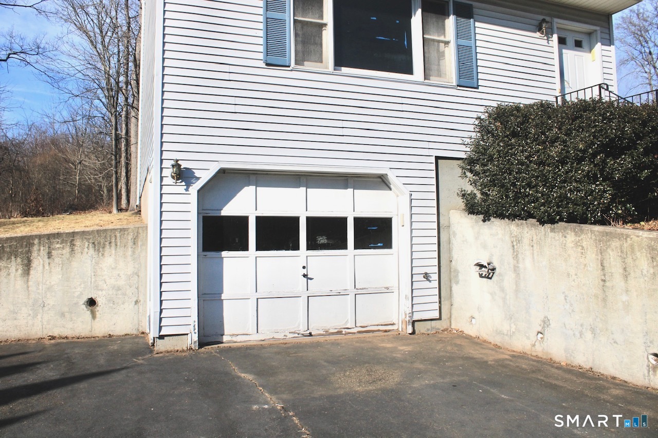 6 North Lane Wallingford, CT 06492 - Photo 11 of 34