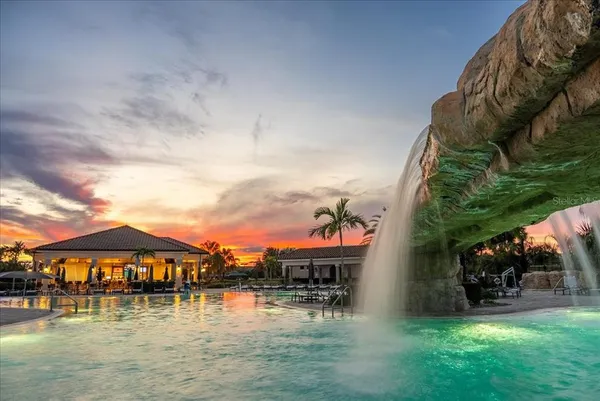 $3,000 | 5711 Palmer Circle, Unit 206, Bradenton, FL 34211