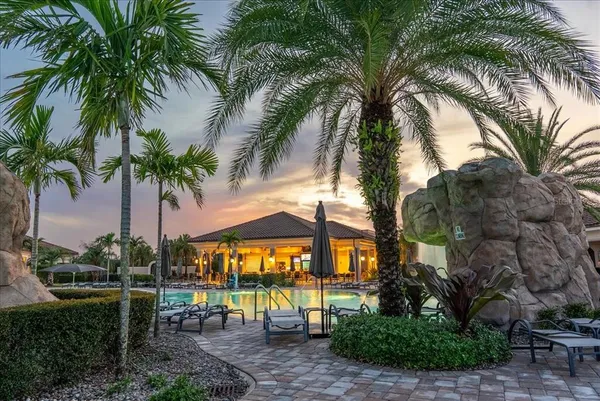 $3,000 | 5711 Palmer Circle, Unit 206, Bradenton, FL 34211