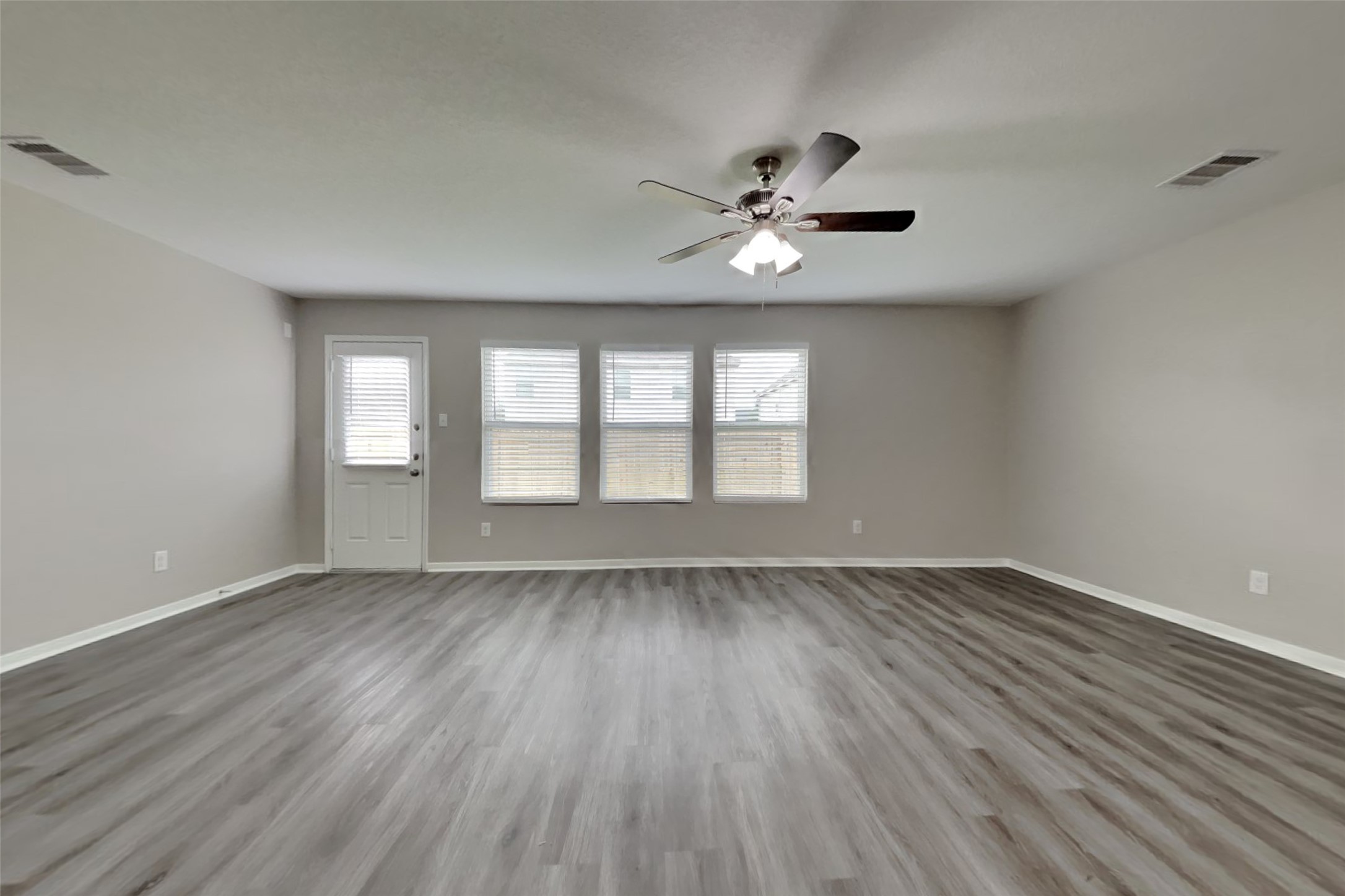 16802 Accolade Way Conroe, TX 77385 - Photo 2 of 22