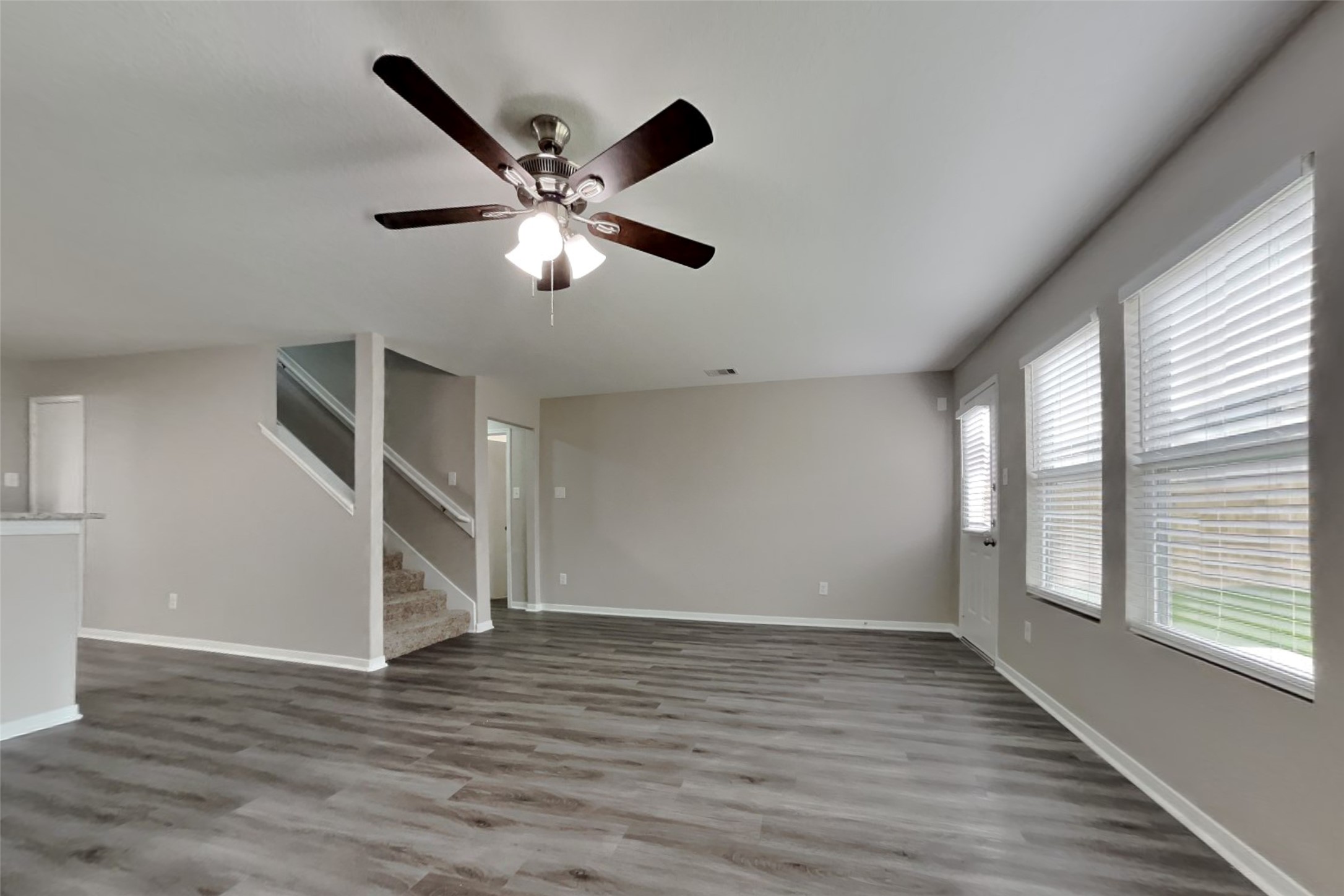 16802 Accolade Way Conroe, TX 77385 - Photo 3 of 22