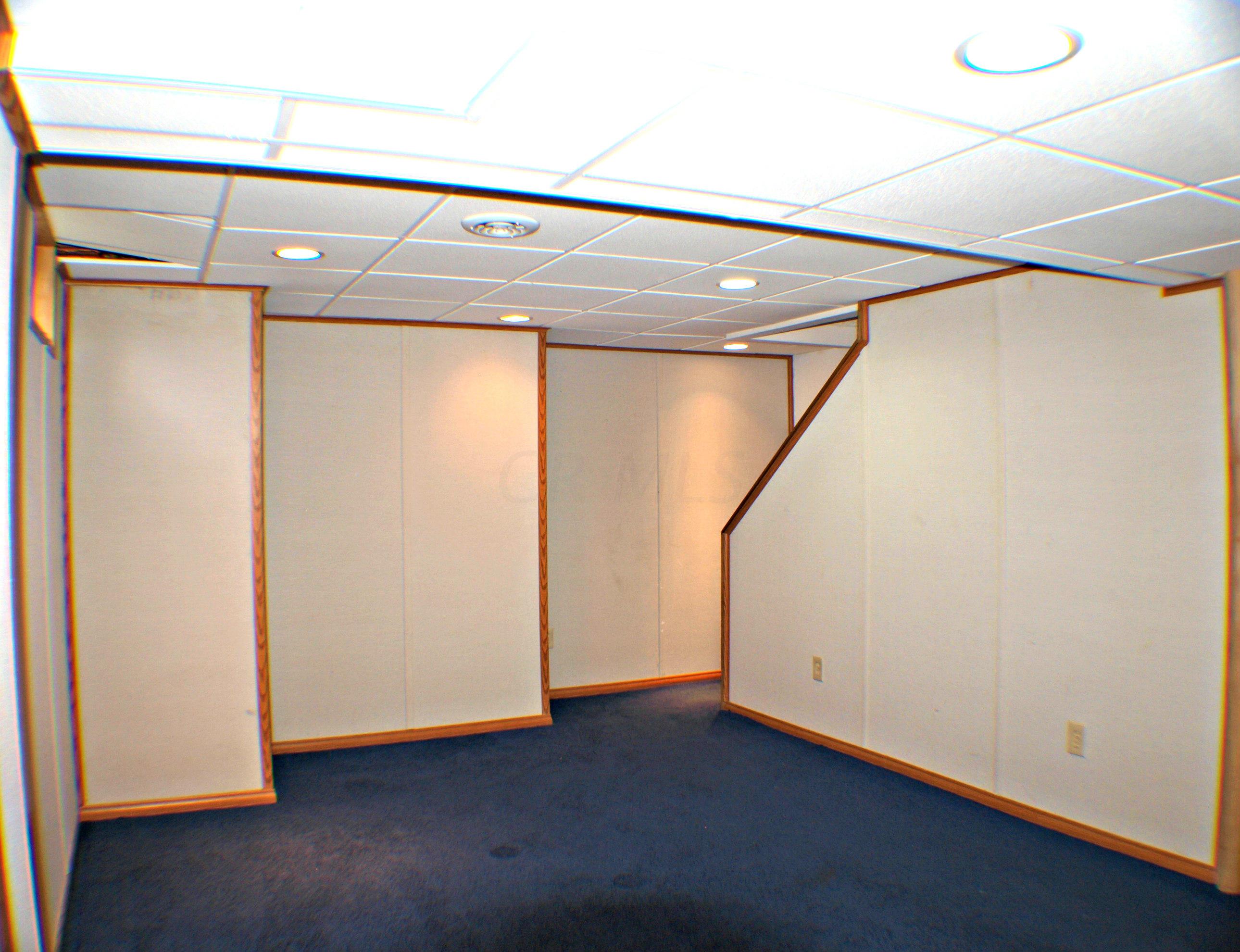 2964 Splitrock Road Columbus, OH 43221 - Photo 13 of 21 Gallery Image 13