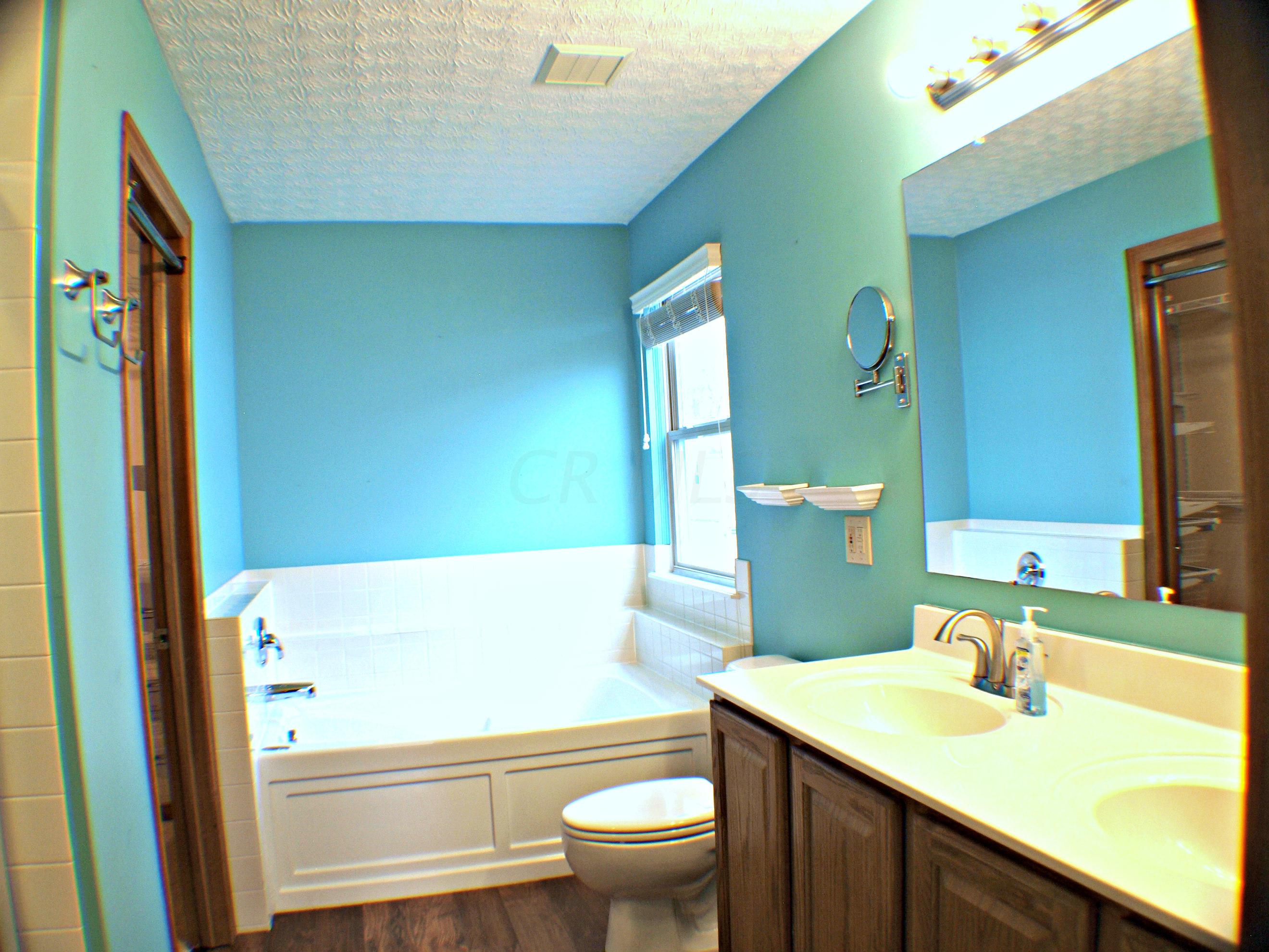 2964 Splitrock Road Columbus, OH 43221 - Photo 16 of 21 Gallery Image 16