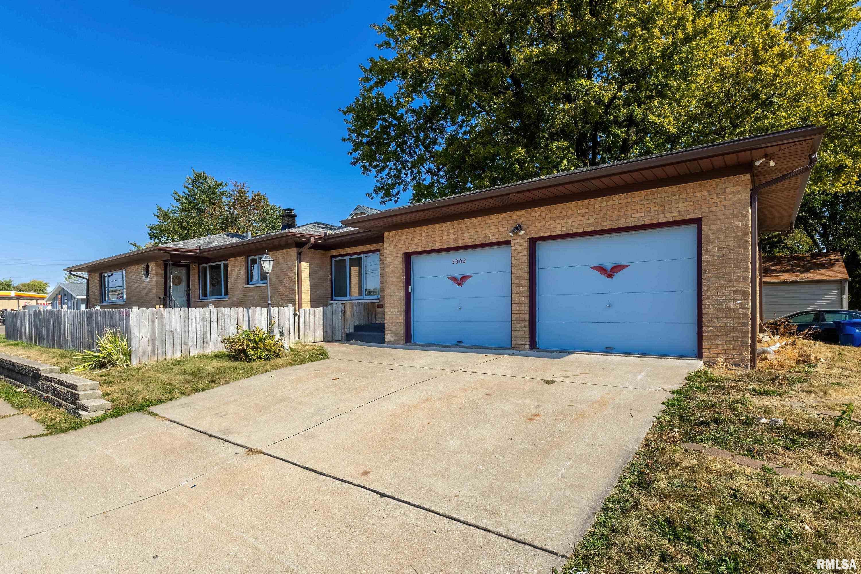 2002 7th Street Moline, IL 61265 - Photo 2 of 24 Gallery Image 2