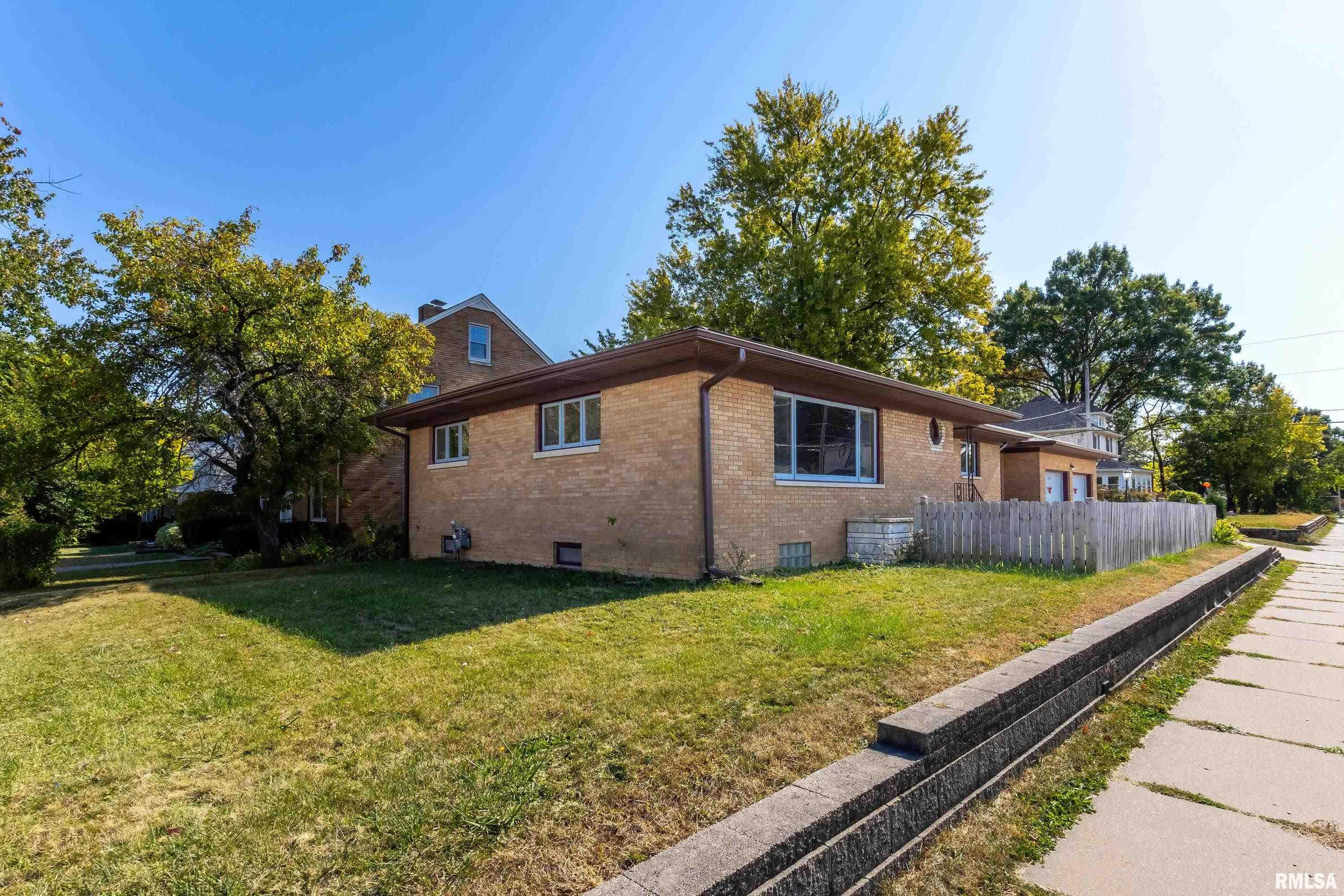 2002 7th Street Moline, IL 61265 - Photo 3 of 24 Gallery Image 3