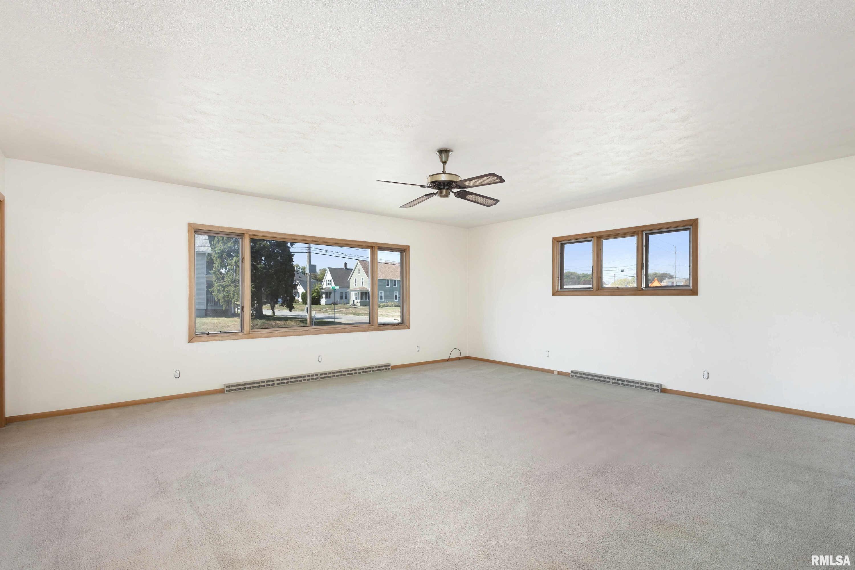 2002 7th Street Moline, IL 61265 - Photo 7 of 24 Gallery Image 7