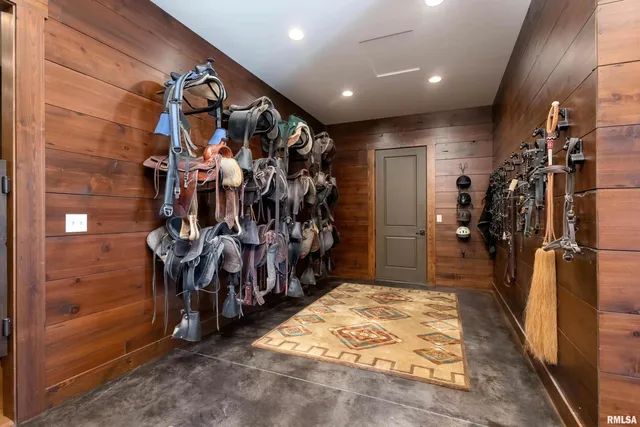 $3,450,000 | 5122 230th Street North, Port Byron, IL 61275