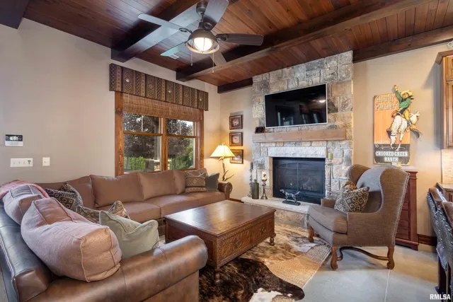 $3,450,000 | 5122 230th Street North, Port Byron, IL 61275