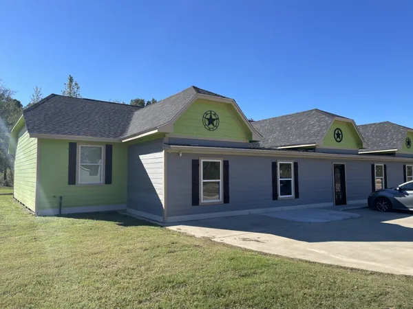 $250,000 | 12 County Road 3541, Cleveland, TX 77327