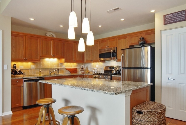 1199 East Port Clinton Road, Unit 606 Vernon Hills, IL 60061 - Photo 3 of 18