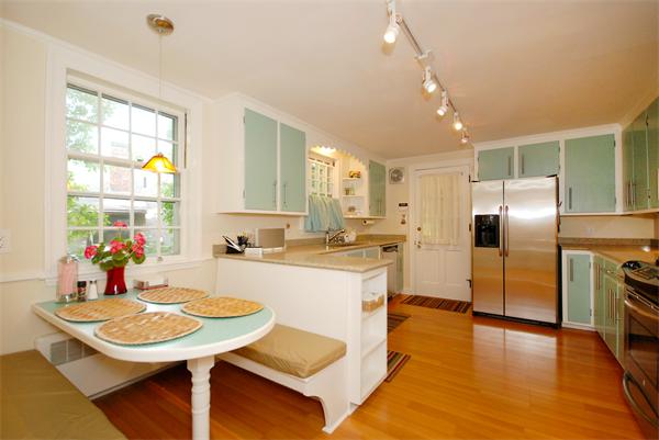 2 Warren Street Lexington, MA 02421 - Photo 9 of 18
