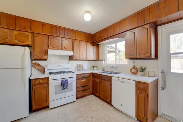 $719,000 | 5252 Pirotte Drive, San Diego, CA 92105