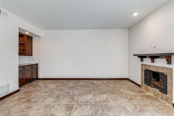 $2,500 | 8418 Towneship Lane, Dallas, TX 75243