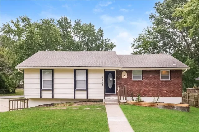 $2,125 | 2218 Northwest 64th Terrace, Kansas City, MO 64151