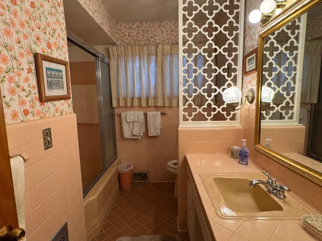 $299,900 | 508 South 4th Street, Olivia, MN 56277