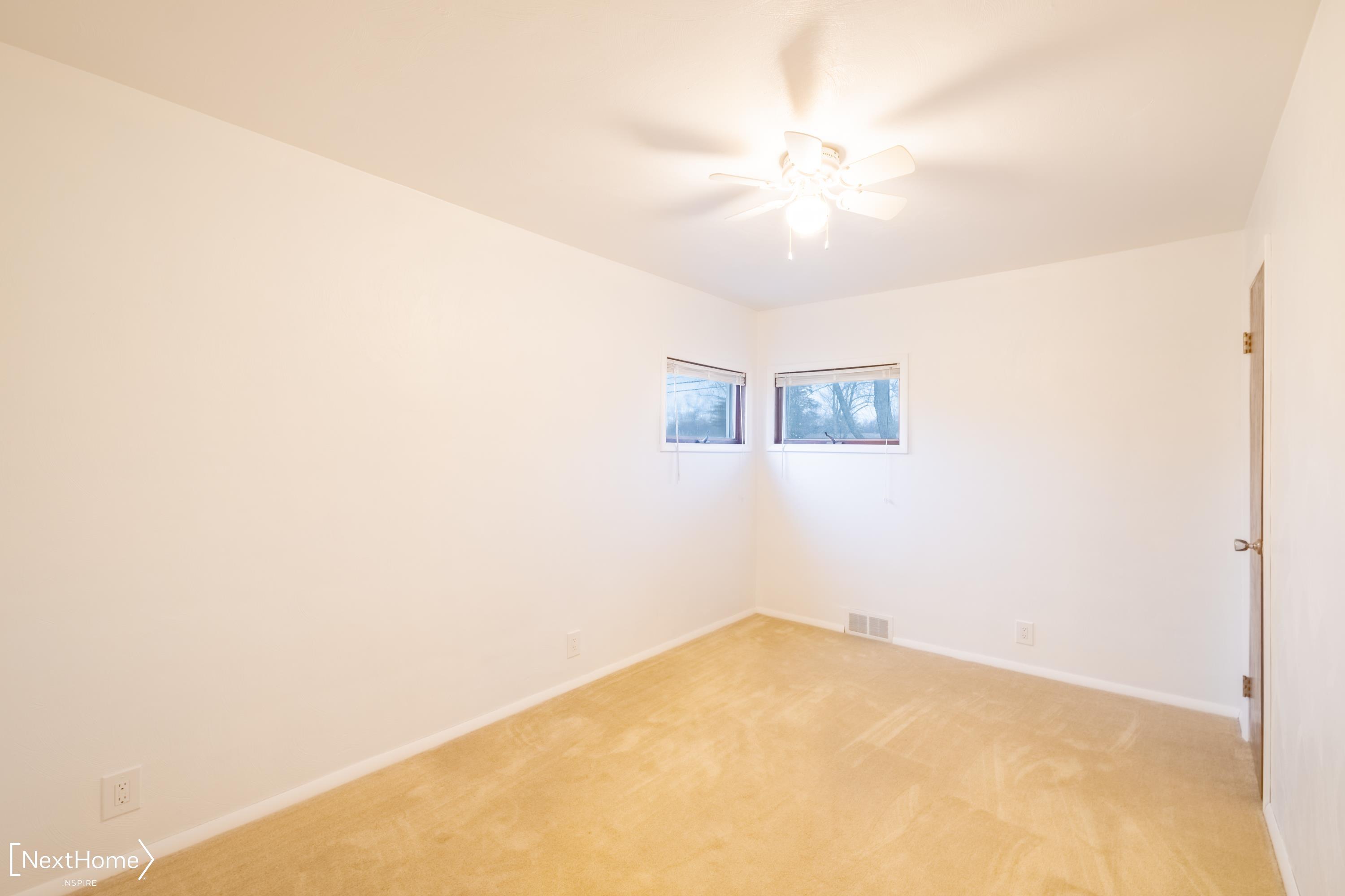 5203 Lennon Road Flint, MI 48507 - Photo 11 of 23 50161944-8e0d69db-2fa3-462c-8c82-9093af01653f.JPG