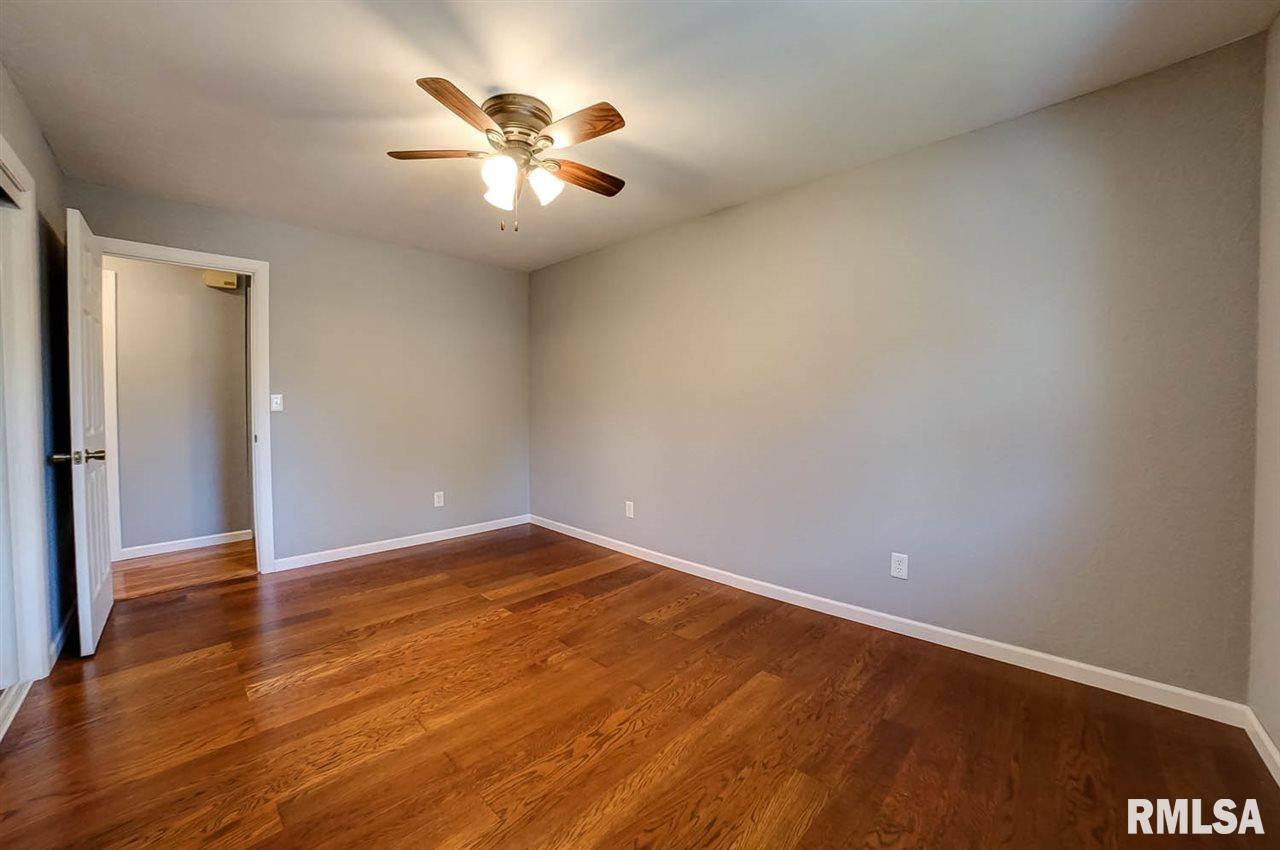 61 North Oxford Road Springfield, IL 62702 - Photo 12 of 35